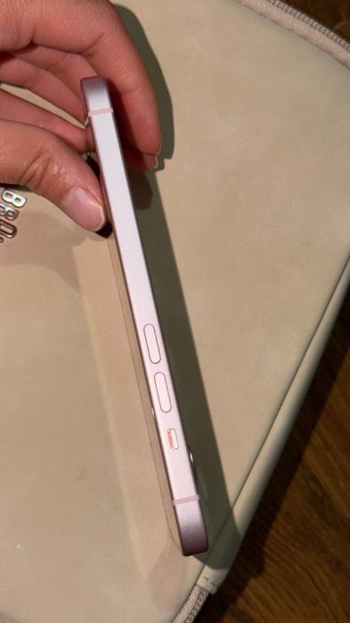 iPhone 15 128 gb PINK