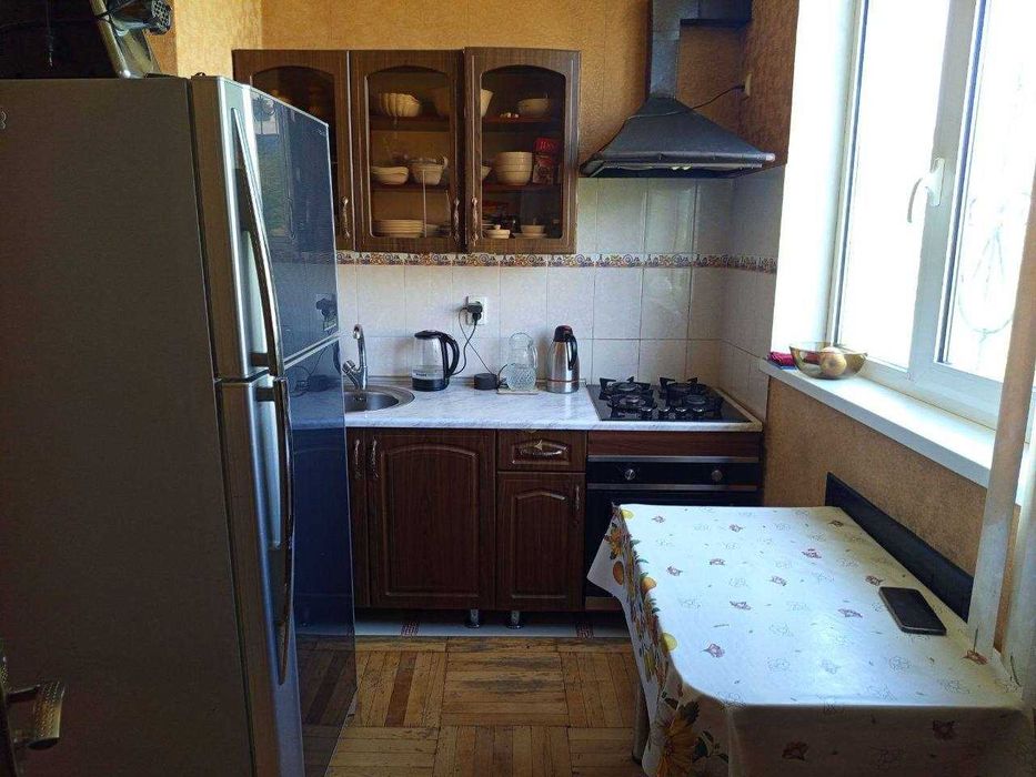 Продаётся 4/4/4 на Ц-6 среднее состояние 87м2 частично с мебелью