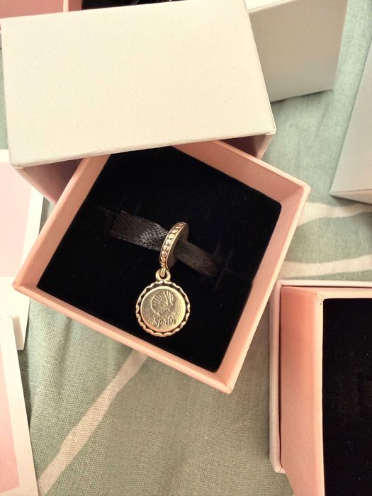 Гривна и талисмани Pandora