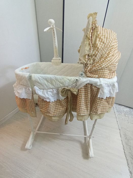 Кровать для новорожденному