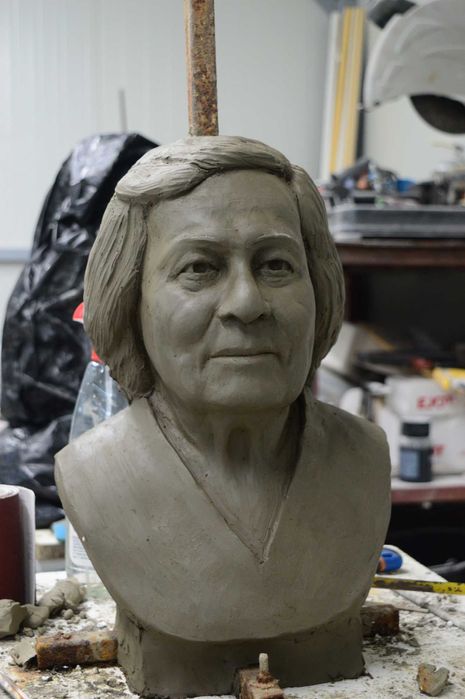 Busturi si statui comemorative la comanda - sculptura dupa poze