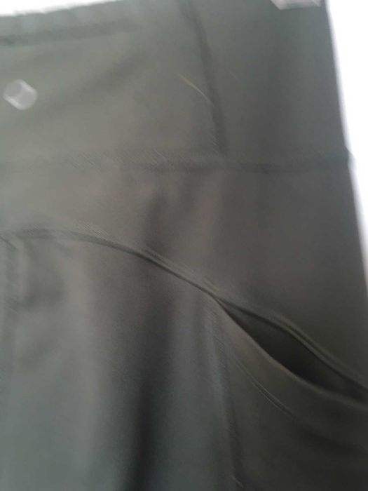 ДРЕХИ С КАУЗА: Йога клин - тъмно зелен