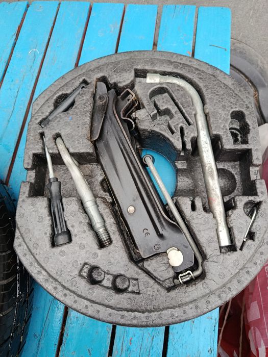 Патерица 16 цола за голф и Ауди 5/112 става за тигуан ЕТ 25,5.