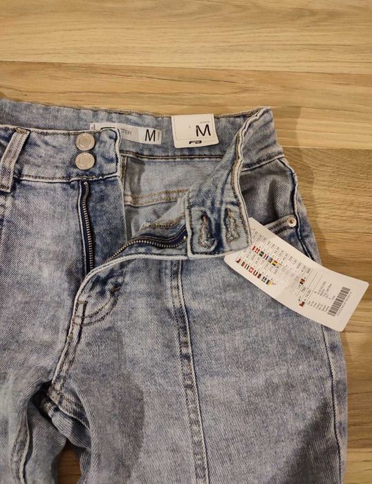 Нови дънки М с етикет