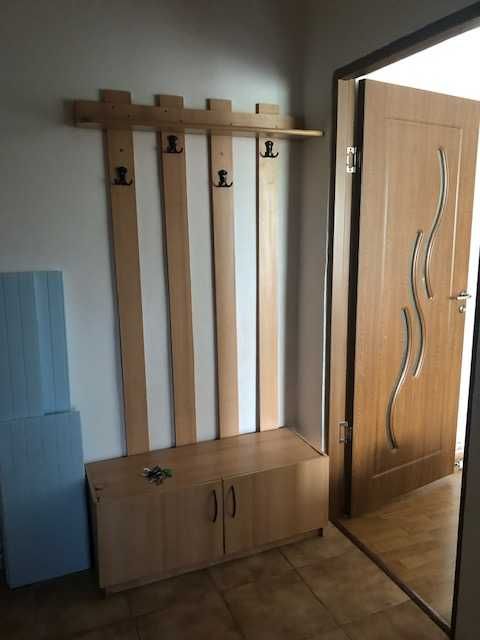 De vanzare apartament 3 camere, Et. 1, vis-a-vis de Spitalul Orasenesc