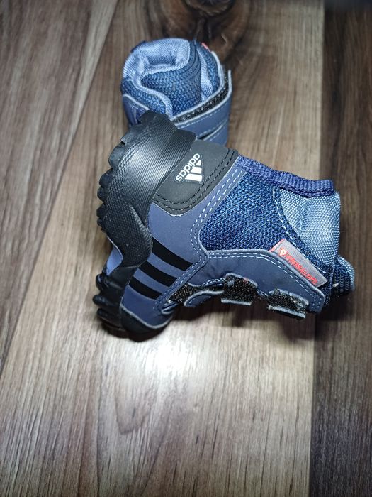 Ghetuțe adidas marimea 18
