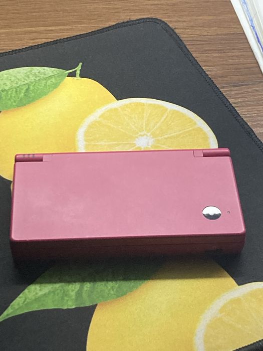 Продаю Nintendo DSI в отличном состоянии