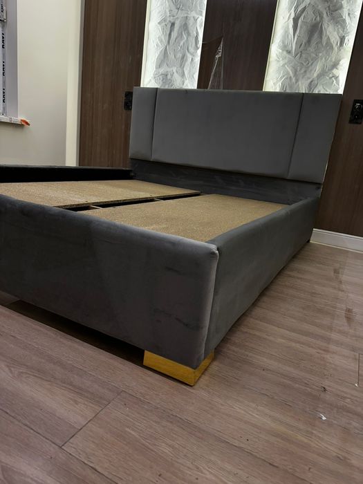 Кровать двуспальная