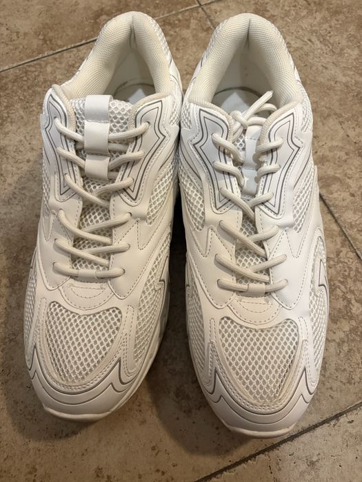 Бели Маратонки нови