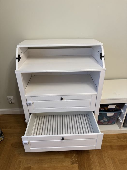 Masuta de infasat - bebelusi IKEA