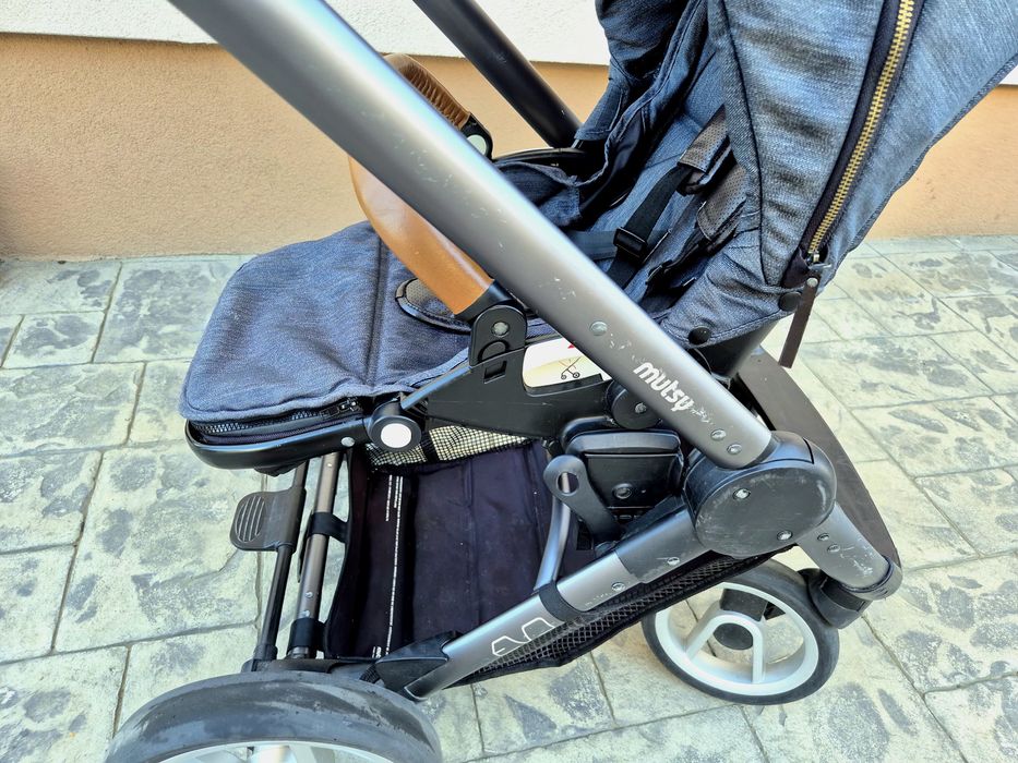 Cărucior Musty Evo 2 în 1 + scoică Maxi-Cosi
