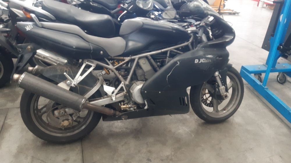 Мотоциклет Дукати(Ducati sport 600)- на части