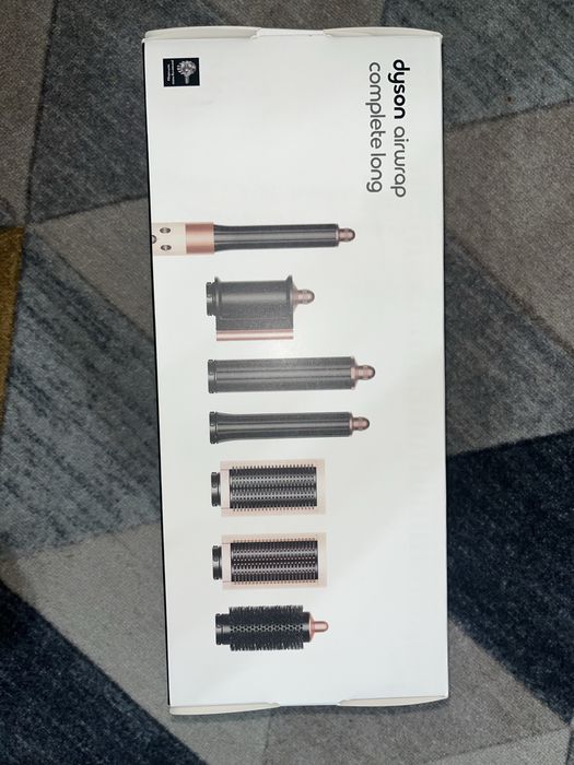 Фен dyson новая.