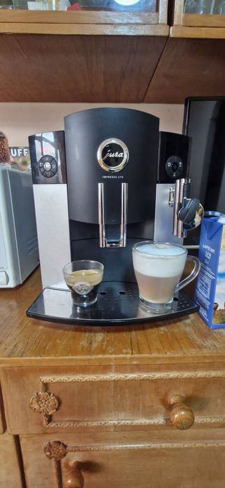 Espressor automat Jura Impressa C 75 cappuccino