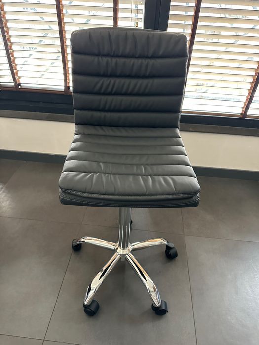 Висок Стол на колелца King с 2г гаранция и безплатна доставка до офис