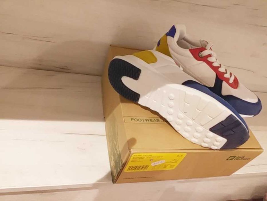 Детски оригинални маратонки на размер 39 цена 80лв.