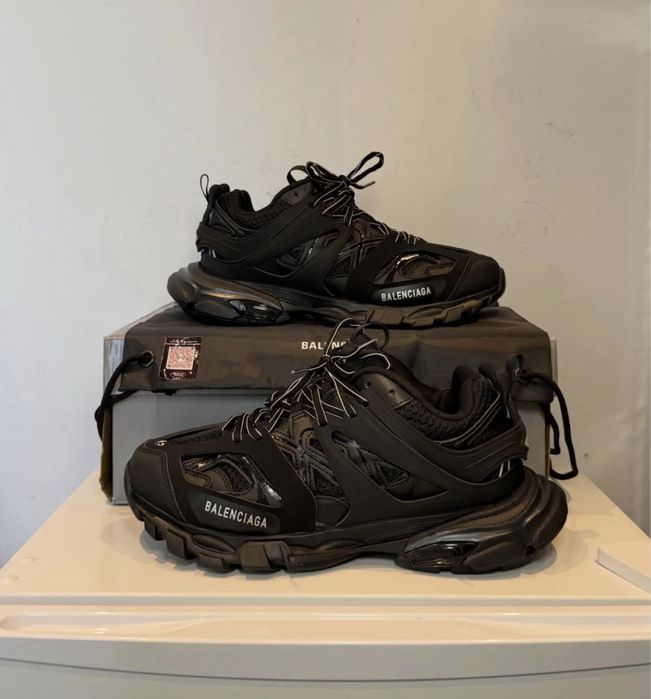Balenciaga track