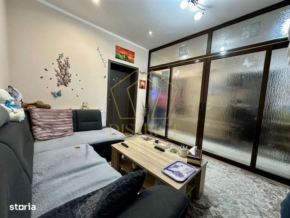 Apartament cu 3 camere mobilat si utilat la parter in Giroc la asfalt.