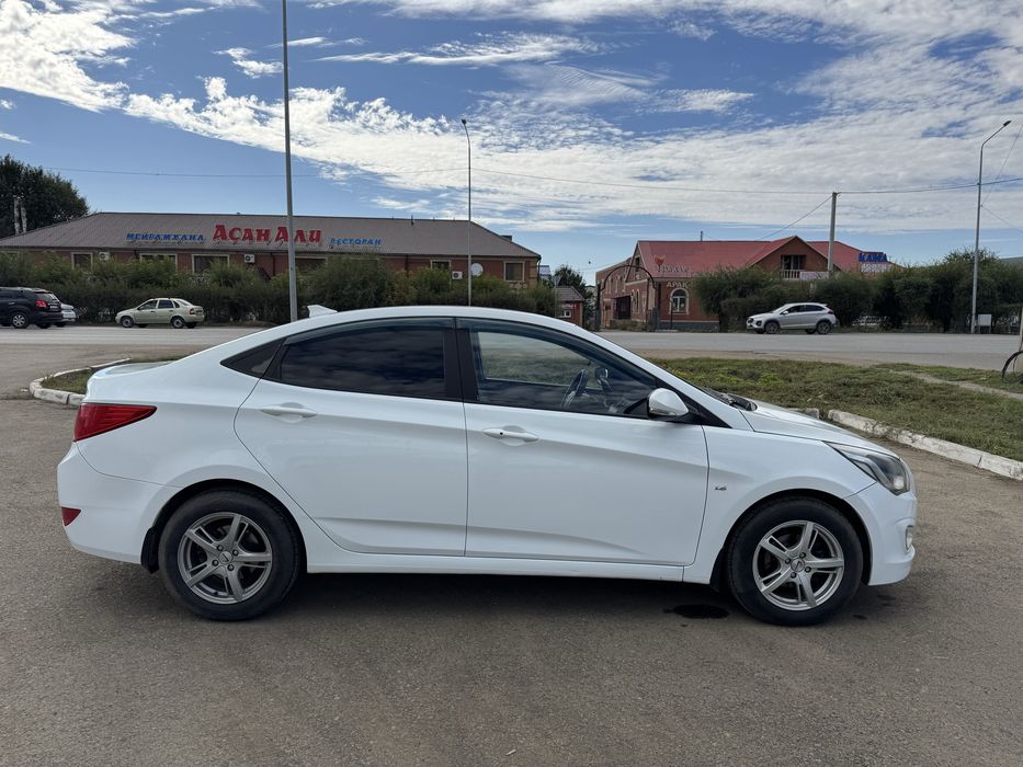 Продам машину Hyundai Solaris