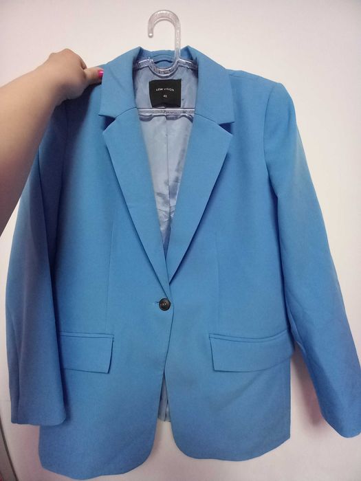 Синьо сако като ново