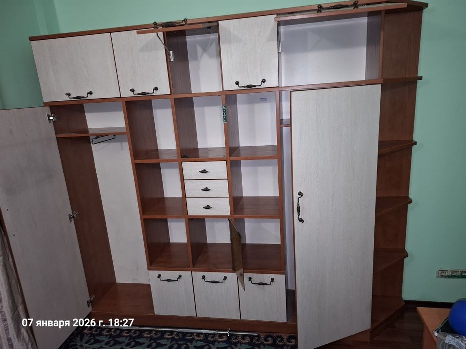 Шкаф для одежды и вещей