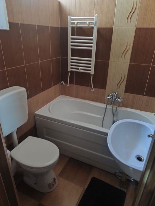 Inchiriez apartament cu doua camere