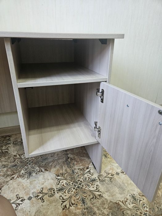 Компьютерный стол белый-бежевый-серый