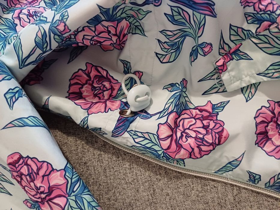 Продам детскую куртку