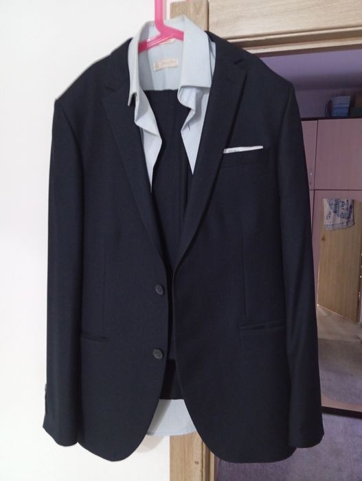 Продам костюм в идеальном состоянии