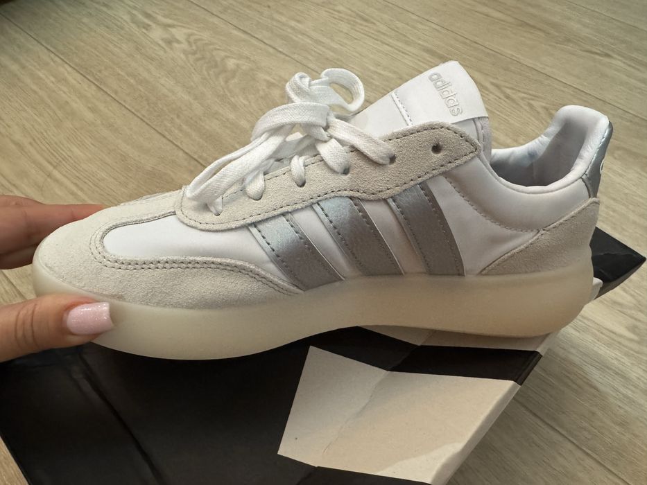 Кроссовки adidas оригинал