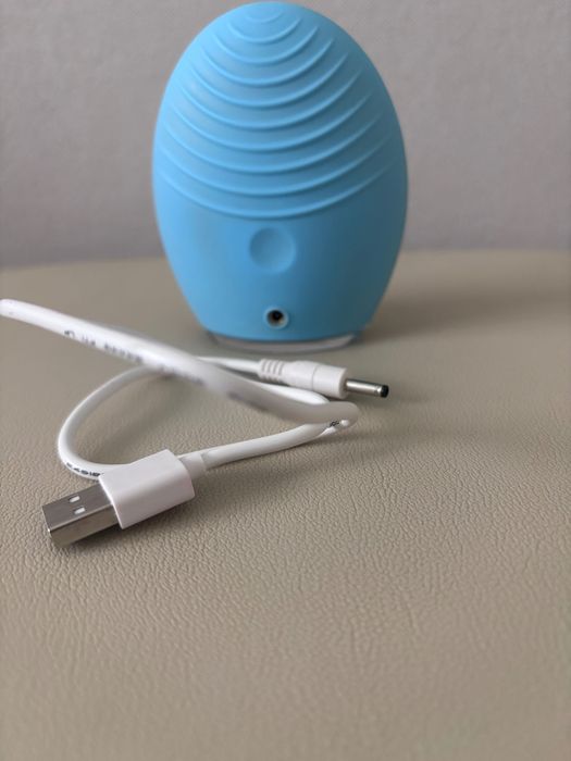 FOREO LUNA™ 3 уред за почистване и стягане на лицето