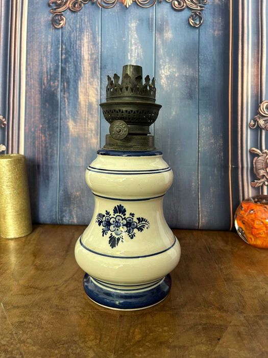 DN752 Lampa de petrol handmade portelan 27cm inaltime