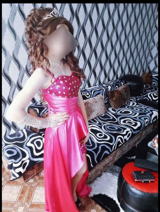 Официална рокля.