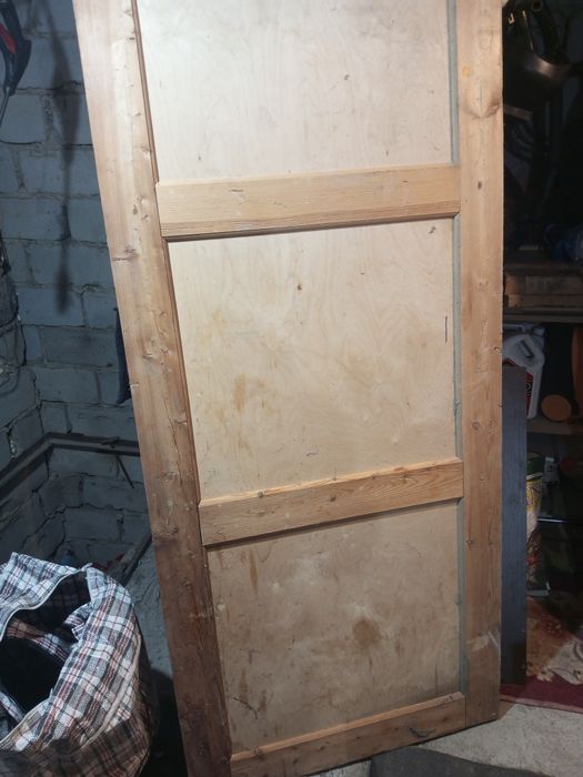 Продам двери  в хорошем