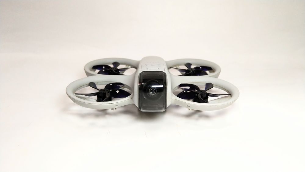 DJI Neo квадрокоптер