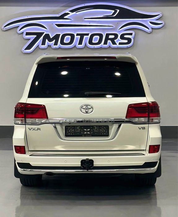 Bugun sotuvimizda Toyota Land Cruiser