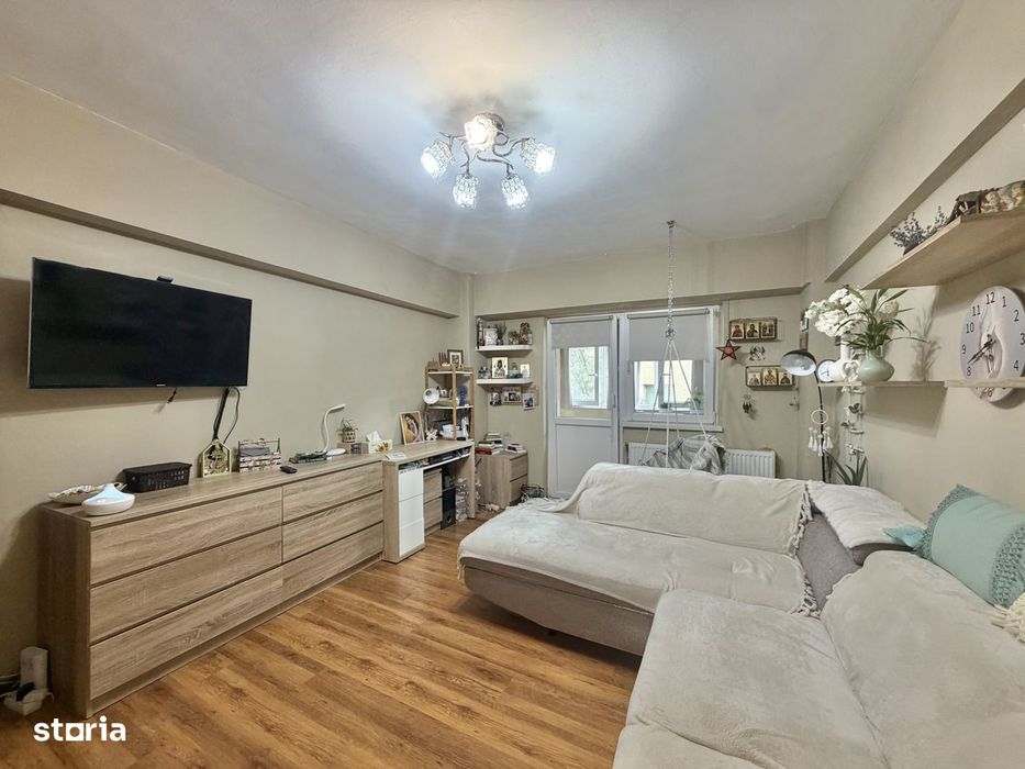 Apartament 2 camere, decomandat, etaj 3, zona Dambovita