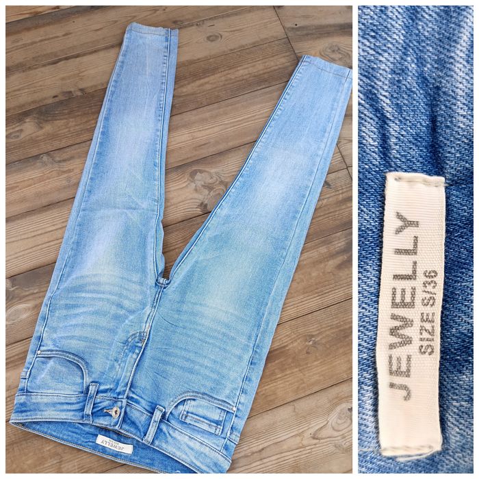 Джинсы женские разные