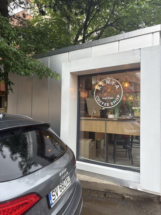 Vand soatiu comercial la Curcubeul cafenea
