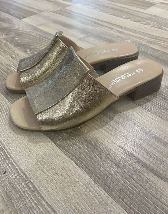 Дамски златни чехли