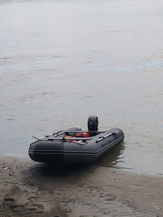 Лодка Таймень с мотором