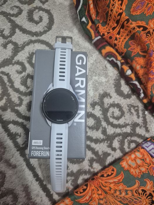 Смарт часы Garmin Forerunner 165