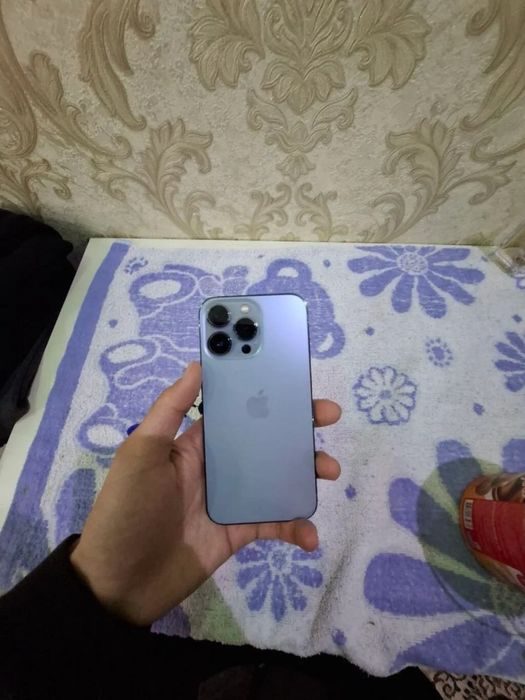 Продаю Iphone 13pro