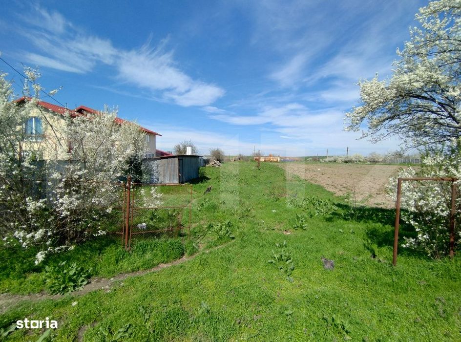 Teren Pielesti,  1.364 mp, toate utilitatile , front 14,5 mp