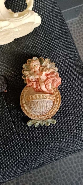 Предметы декора в золотом цвете