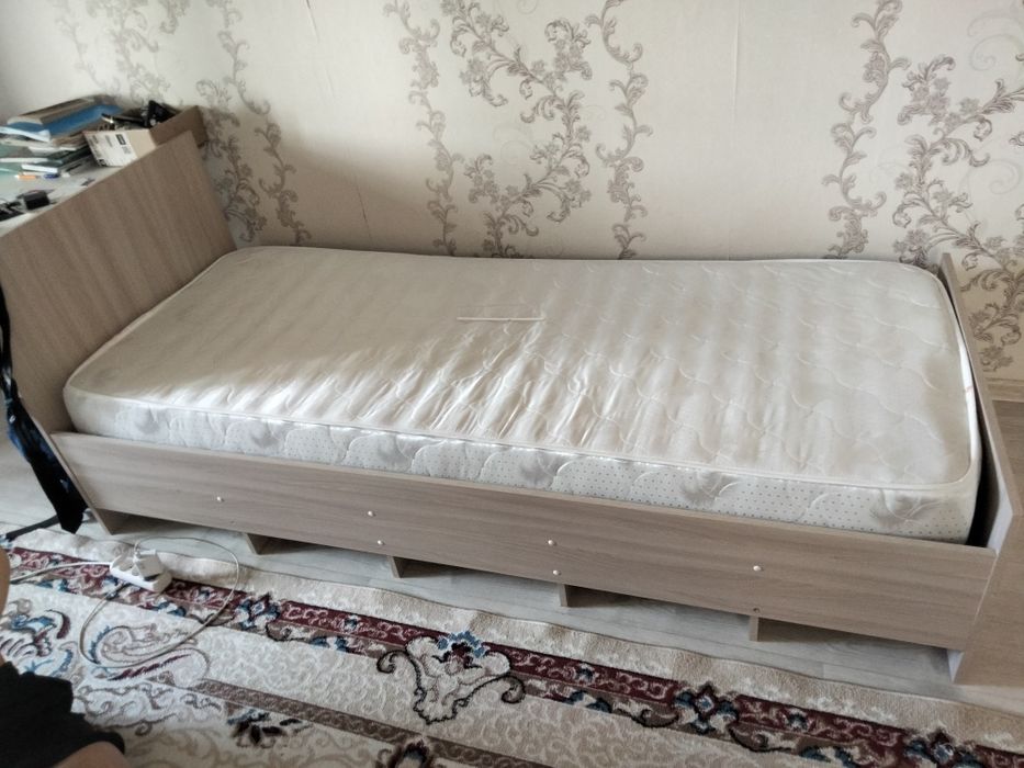 Односпальная кровать