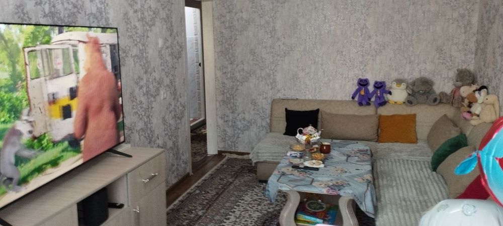 Квартира с хорошим ремонтом и мебелью.