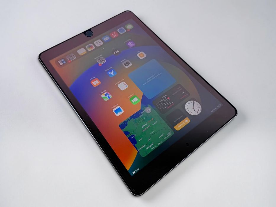 Таблет Apple iPad Pro 9.7" 256GB Wi-Fi + Cellular Space Gray Перфектен!