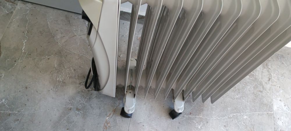 Продавам маслен радиатор