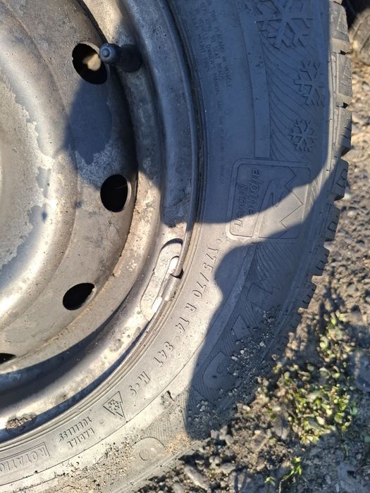 Vand roata rezerva R 14 peugeot are si anvelopa 175 70 14 buna m+s semperit